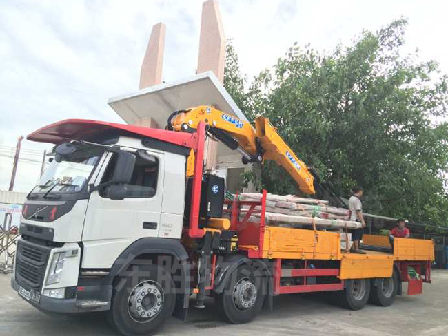 中港吊機(jī)車,香港吊機(jī)車,中港吊臂車運(yùn)輸首選東勝物流