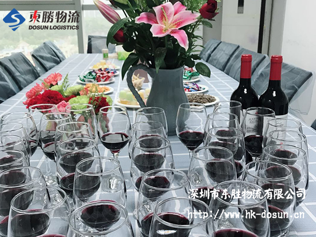 東勝物流員工【生日晚會(huì)】；中深圳到香港物流,香港深圳貨運(yùn)運(yùn)輸,深圳香港進(jìn)出口,深港物流專線,中港物流,東勝物流集團(tuán)-大件物流到香港