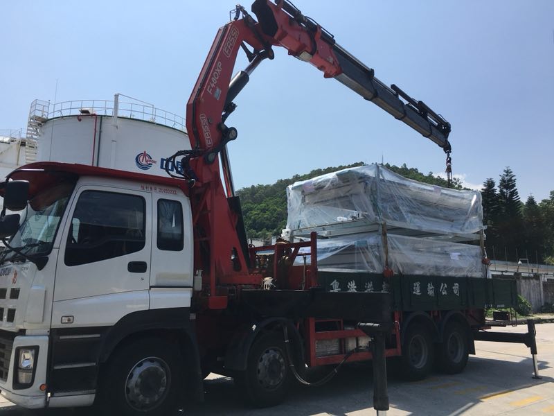 東莞到香港項目中港工程吊機(jī)車運輸-東勝物流