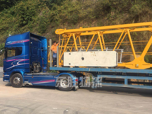 水泥預(yù)制件運(yùn)輸?shù)较愀?，大貨水泥板運(yùn)輸?shù)较愀郏囝A(yù)支件到香港物流運(yùn)輸，水泥支撐墊塊發(fā)香港物流；深圳到香港物流,香港物流專線,深圳香港進(jìn)出口,中港物流,香港深圳貨運(yùn)運(yùn)輸-深圳市東勝物流有限公司