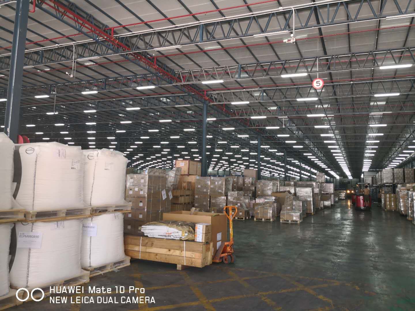 大型模具運輸：佛山發(fā)貨到香港，佛山到香港物流