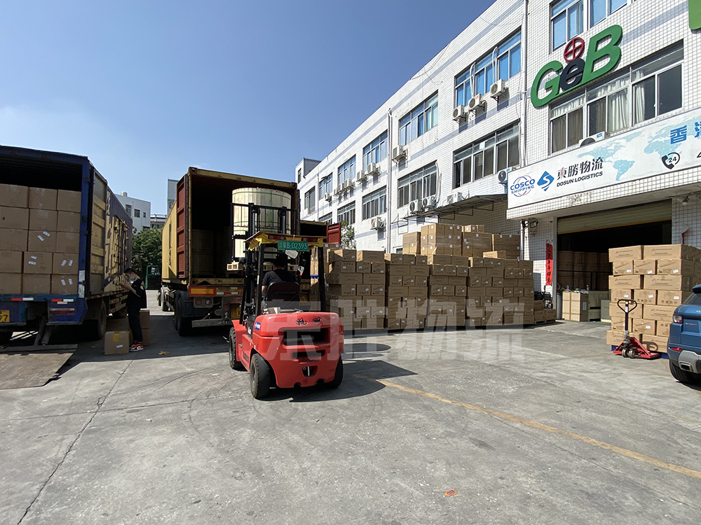 口罩出口香港物流公司，口罩出口香港裝車圖