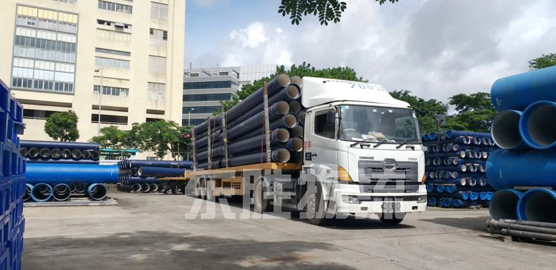 杭州到香港物流，從杭州發(fā)貨到香港價(jià)格，杭州到香港的運(yùn)輸專線，深圳東勝物流中港平板車運(yùn)輸圖