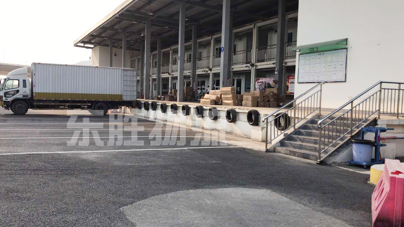 供應(yīng)無錫到香港物流|從無錫發(fā)貨到香港|深圳東勝物流香港專線|中港拖車裝貨圖 供應(yīng)無錫到香港物流|從無錫發(fā)貨到香港|深圳東勝物流香港專線|中港拖車裝貨圖