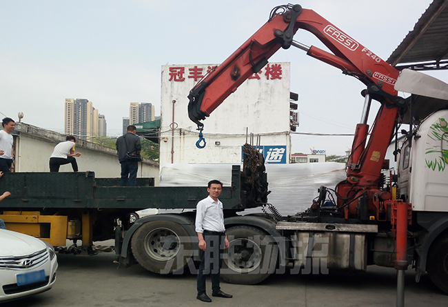 國(guó)內(nèi)到澳門(mén)吊機(jī)車(chē)物流，吊機(jī)車(chē)運(yùn)輸案例--東勝物流